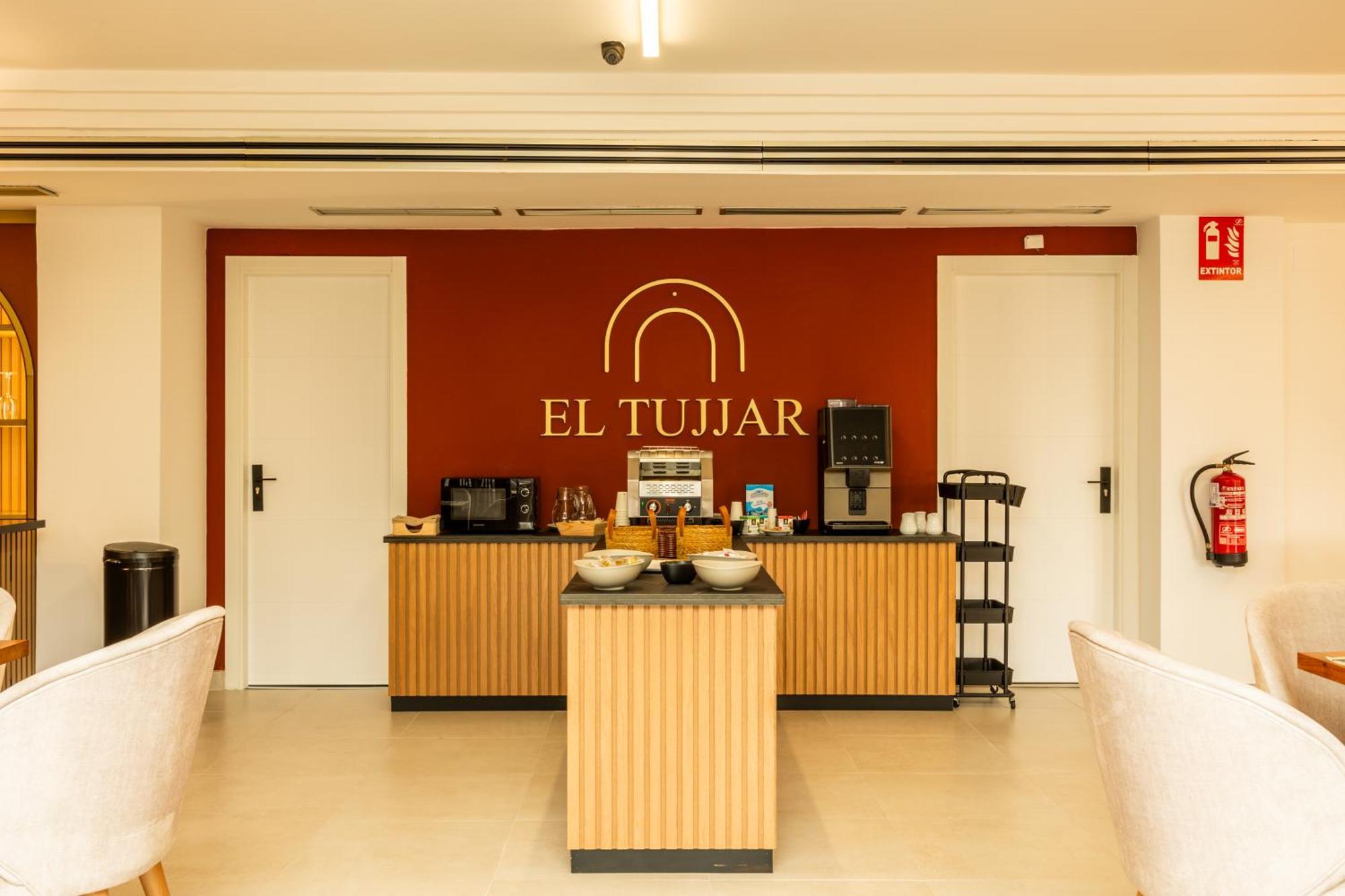 Hotel El Tujjar Los Barrios Exterior foto